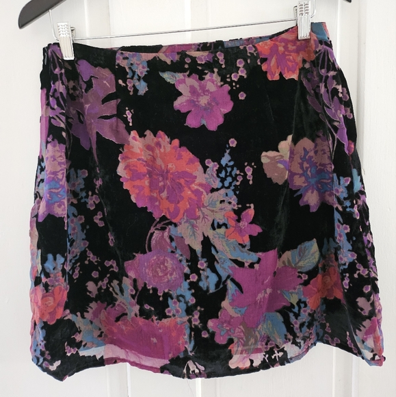 NWT sage the label colorful flower skirt - Picture 2 of 4